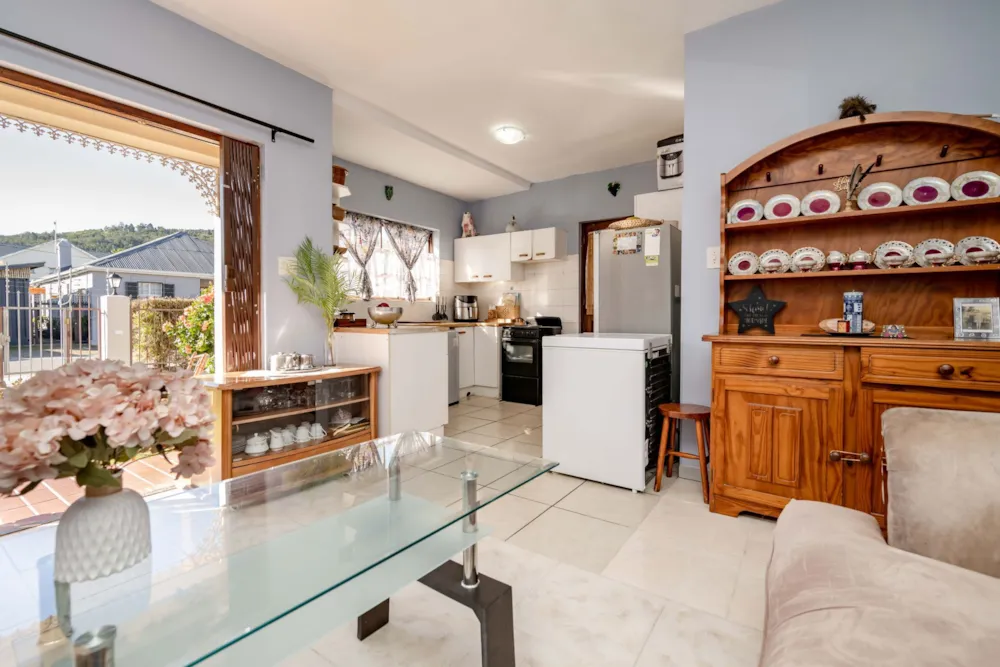 Apartment sold in Knysna Central - 1KG1709152 Apartment sold in Knysna Central - 1KG1709152