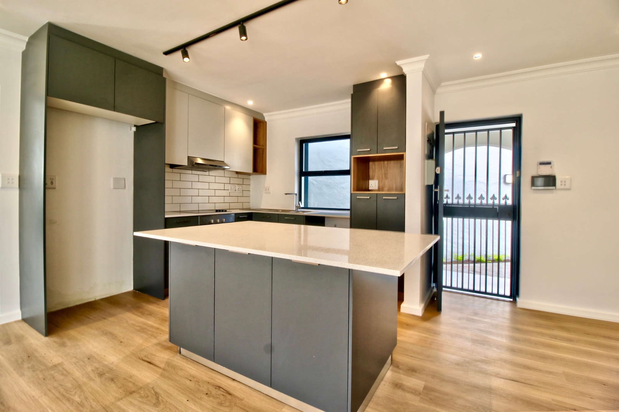 House let in Edgemead - 1PLA1707815