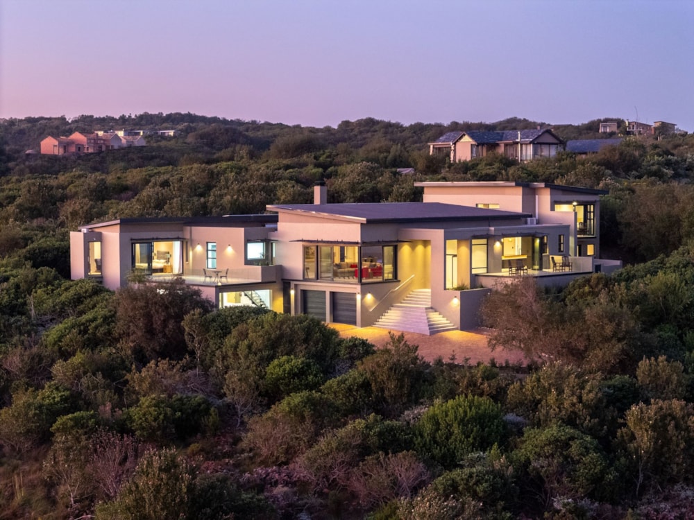 House for sale in Pezula Private Estate - 1KG1647439 House for sale in Pezula Private Estate - 1KG1647439