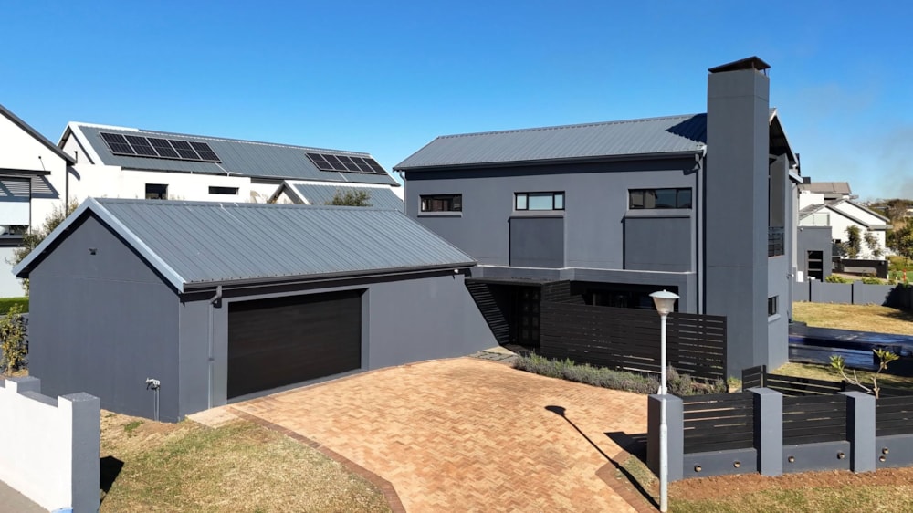 House for sale in Copperleaf - 1CU1679801 House for sale in Copperleaf - 1CU1679801