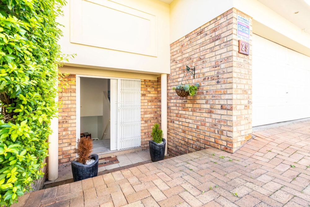 House for sale in Bonnie Doon - 1EZ1705938 House for sale in Bonnie Doon - 1EZ1705938