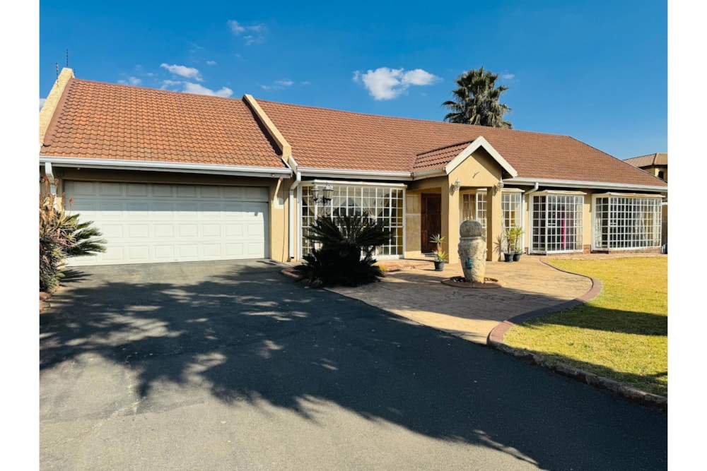 House for sale in Parkrand - BOK1707870