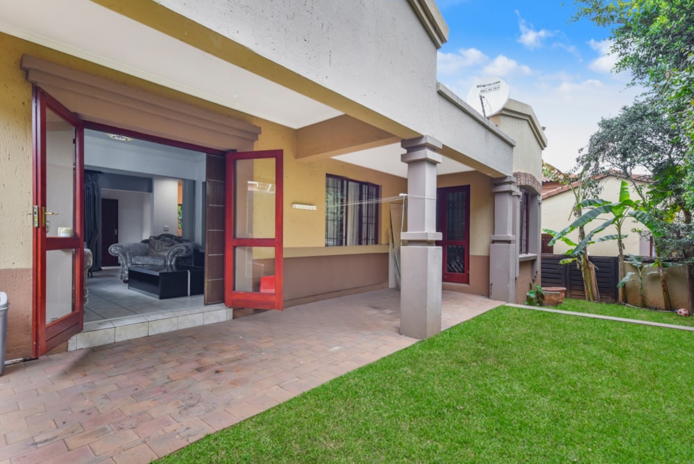 Townhouse for sale in Douglasdale - FW1707392