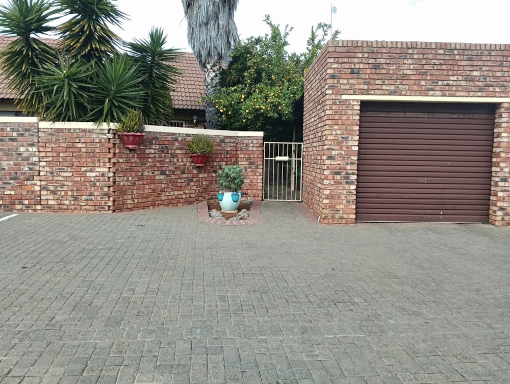 Townhouse sold in Langenhovenpark - 1BX1695403 Townhouse sold in Langenhovenpark - 1BX1695403