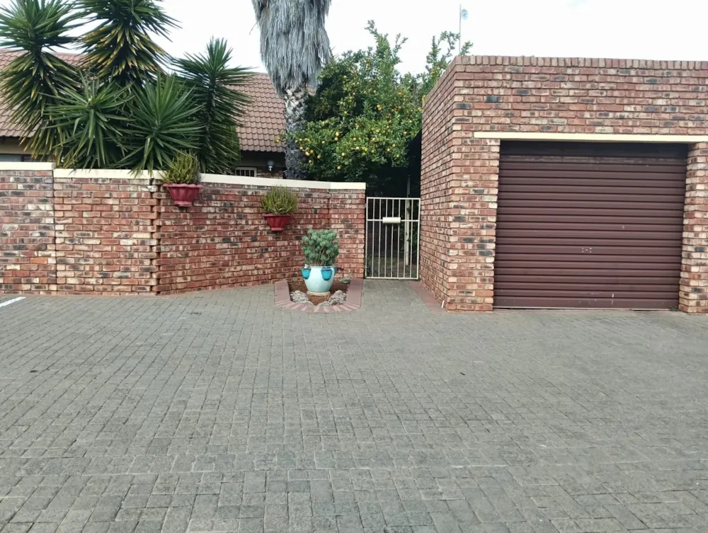 Townhouse to rent in Langenhovenpark - 1BX1756704 Townhouse to rent in Langenhovenpark - 1BX1756704