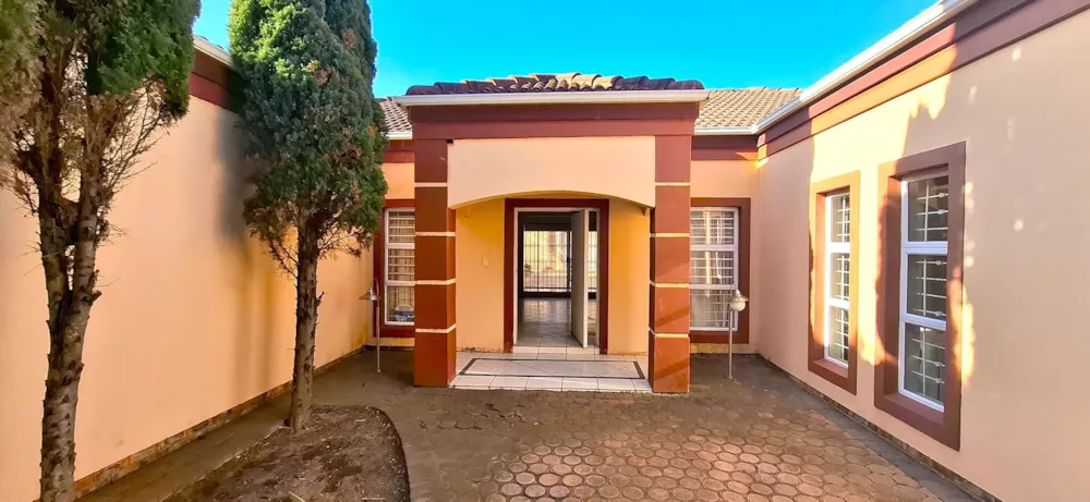 House let in Summerstrand - 1PLZ1741859 House let in Summerstrand - 1PLZ1741859