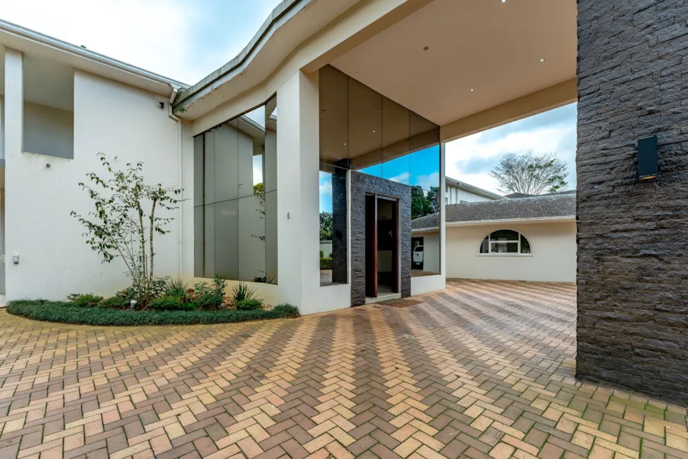 Double-storey house for sale in Kloof - 1KF1708751