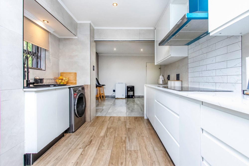 House for sale in Bloubosrand, Fourways Area - FW1708029 House for sale in Bloubosrand, Fourways Area - FW1708029