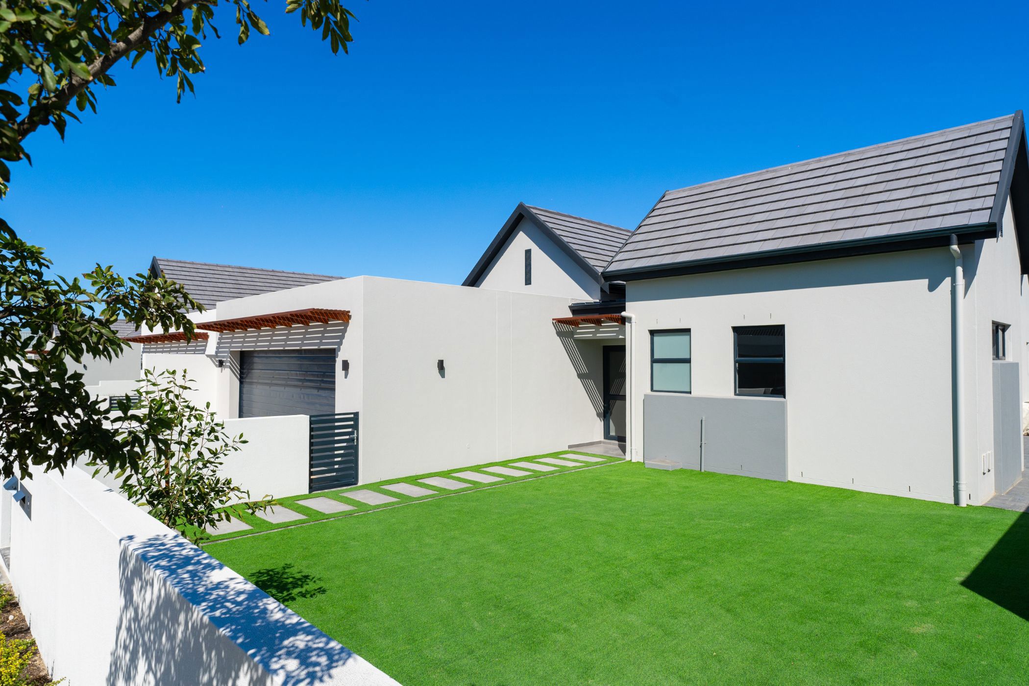 House sold in Sitari Country Estate - SW1698105