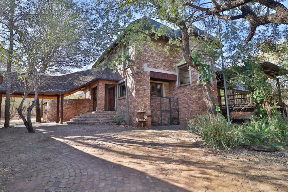 Double-storey house for sale in Marloth Park - 1NK1706805 Double-storey house for sale in Marloth Park - 1NK1706805