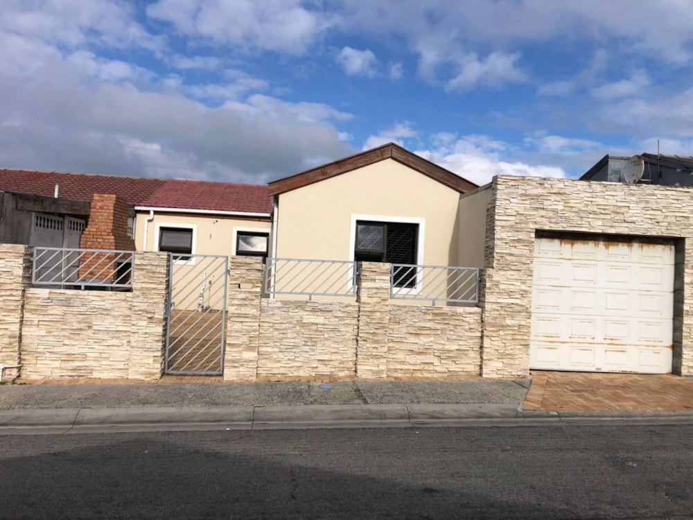 House for sale in Rocklands, Mitchells Plain - 1MN1707746