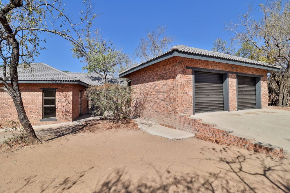 House for sale in Marloth Park - 1NK1706802 House for sale in Marloth Park - 1NK1706802