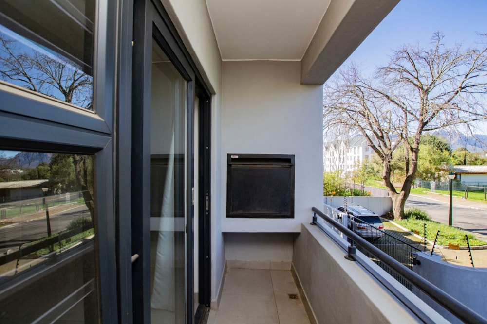 Bachelor apartment for sale in Stellenbosch Central - ST1712437 Bachelor apartment for sale in Stellenbosch Central - ST1712437