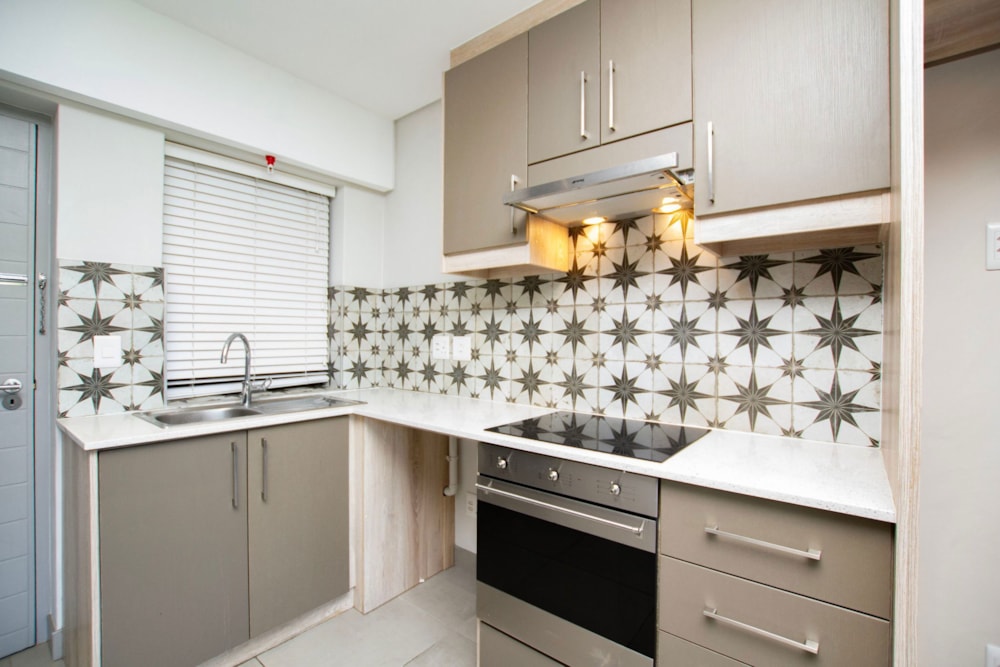 Bachelor apartment for sale in Stellenbosch Central - ST1712437 Bachelor apartment for sale in Stellenbosch Central - ST1712437