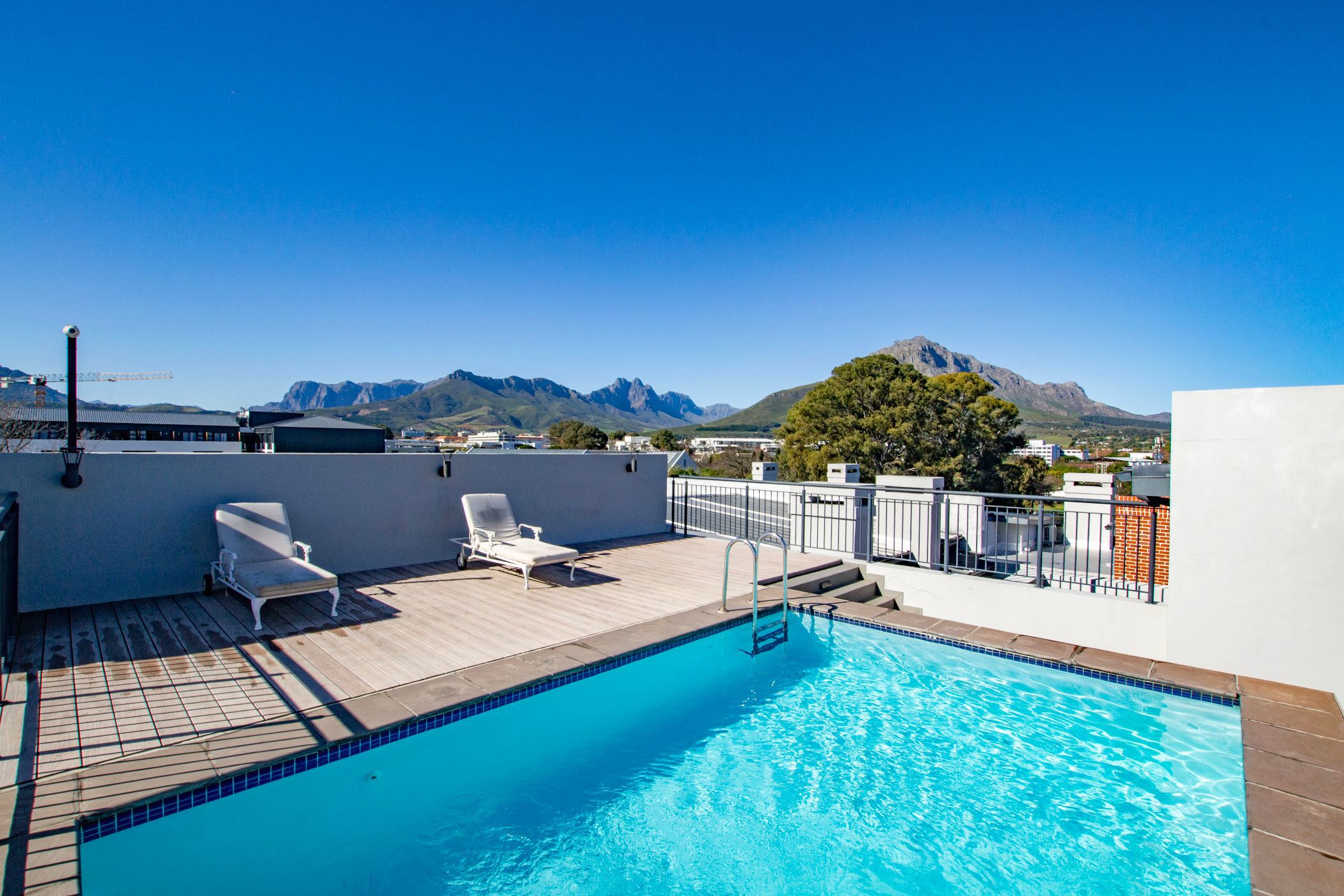 Bachelor apartment for sale in Stellenbosch Central - ST1712437