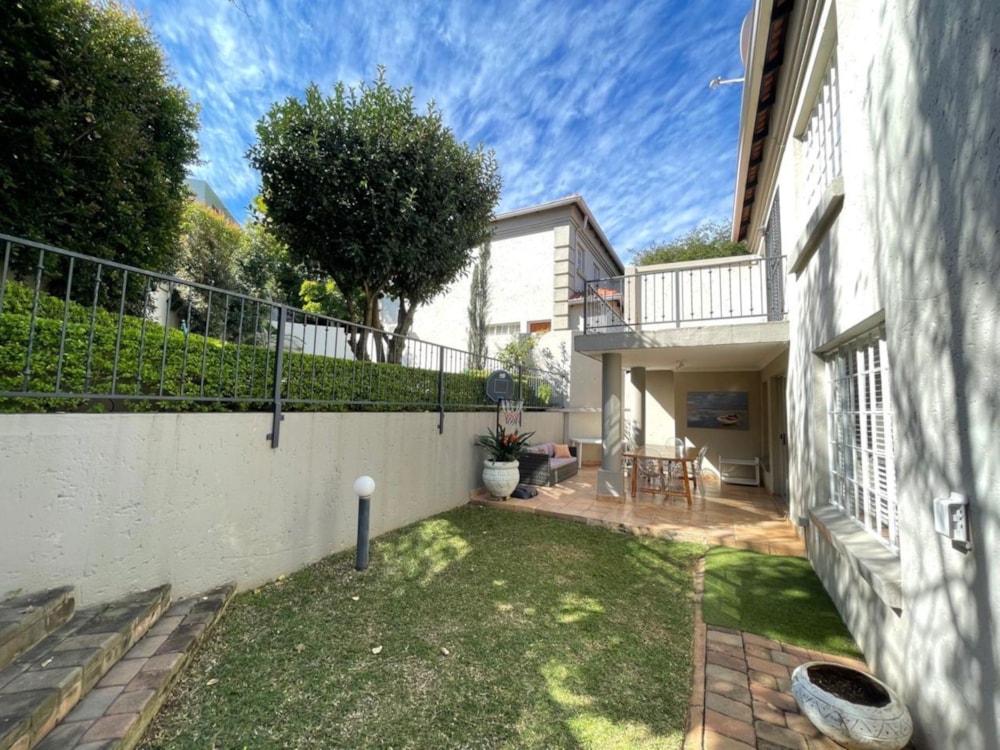 Townhouse for sale in Waterkloof Ridge - PT1720083 Townhouse for sale in Waterkloof Ridge - PT1720083