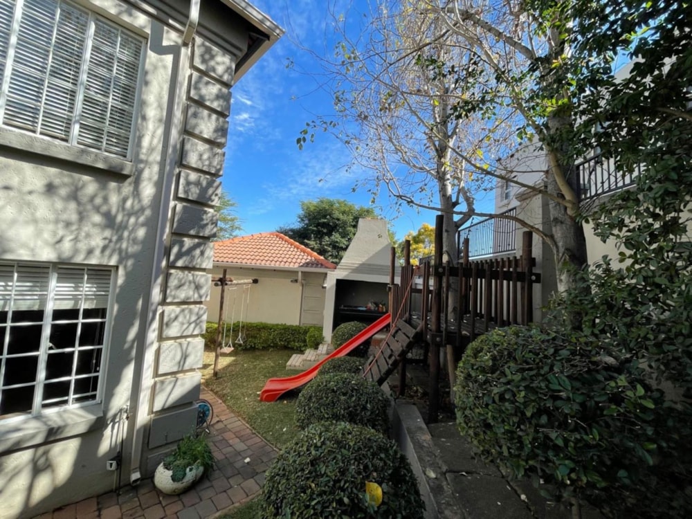 Townhouse for sale in Waterkloof Ridge - PT1720083 Townhouse for sale in Waterkloof Ridge - PT1720083