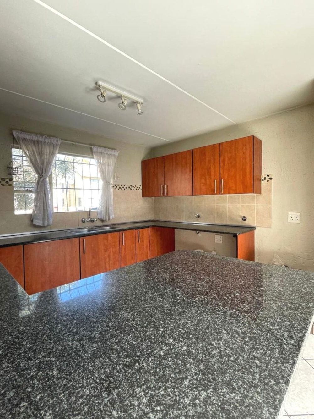 House for sale in Glen Marais - KTP1707194