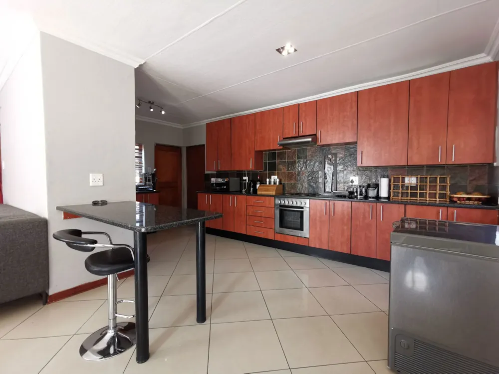 Townhouse sold in Bendor Park - 1PS1707797