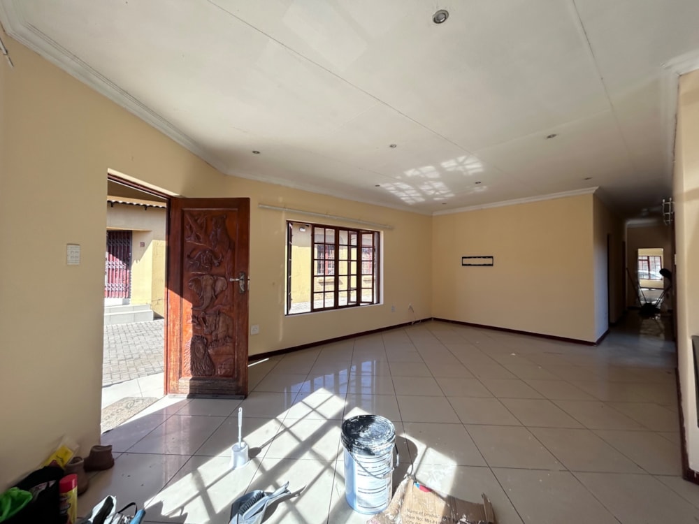 Townhouse for sale in Bendor Park - 1PS1707797 Townhouse for sale in Bendor Park - 1PS1707797