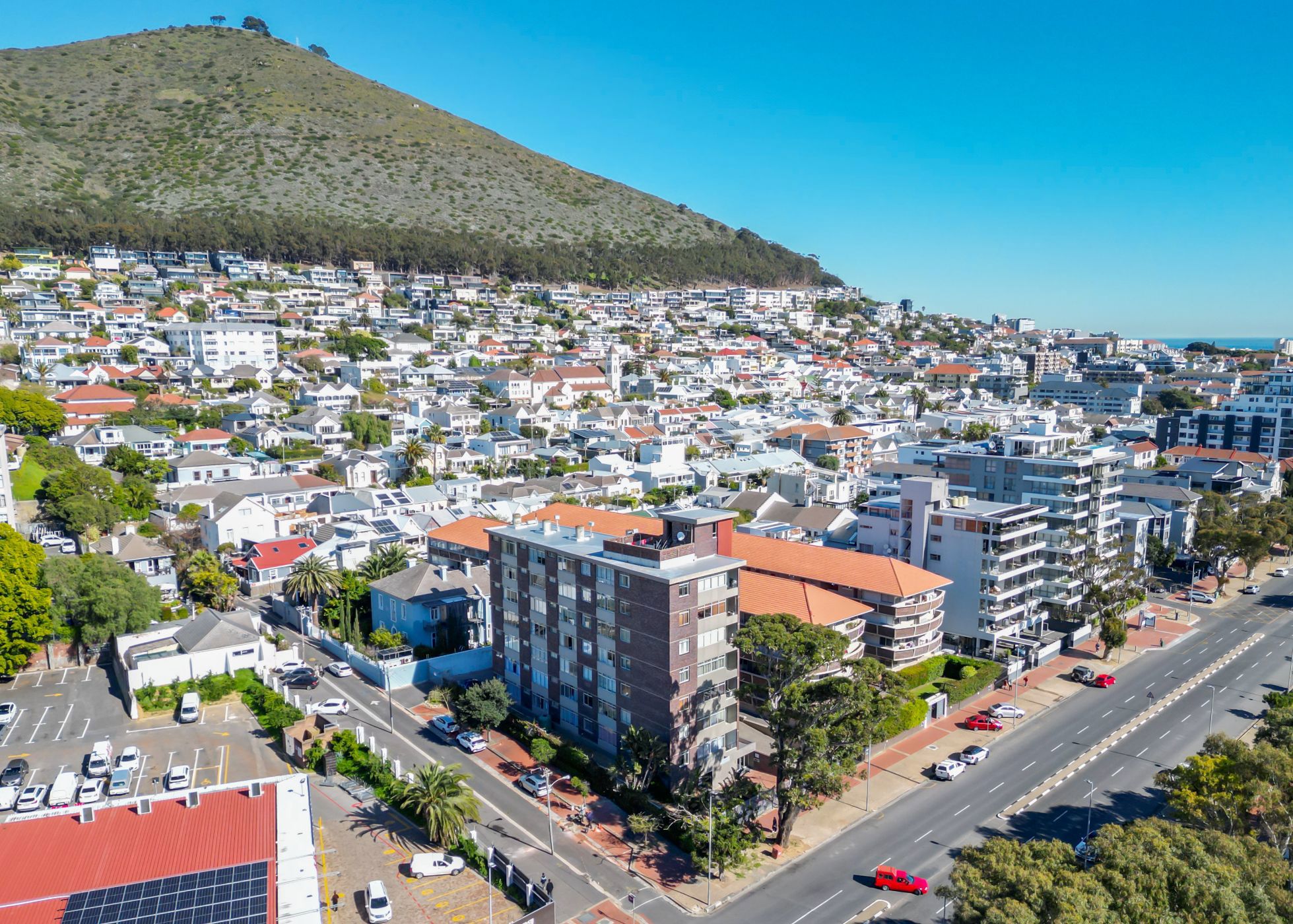 Studio apartment sold in Green Point, Cape Town - AS1708994