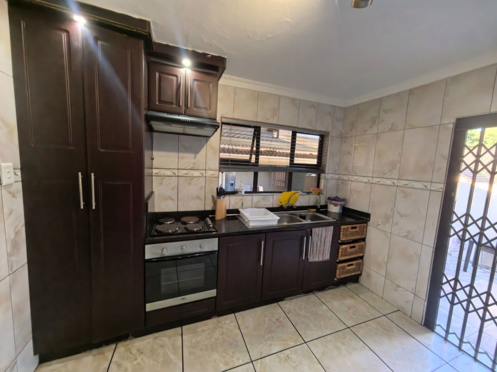 Townhouse let in Veldenvlei - 1RY1706160 Townhouse let in Veldenvlei - 1RY1706160