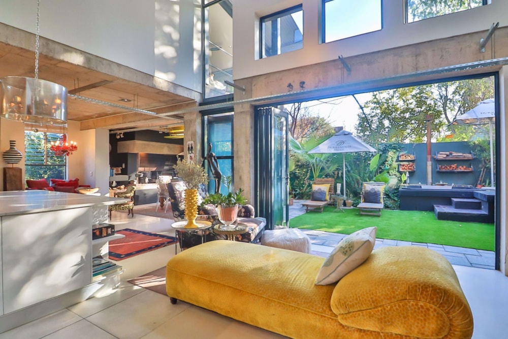 Commercial restaurant for sale in Oudtshoorn North - 1OU1707114 Commercial restaurant for sale in Oudtshoorn North - 1OU1707114