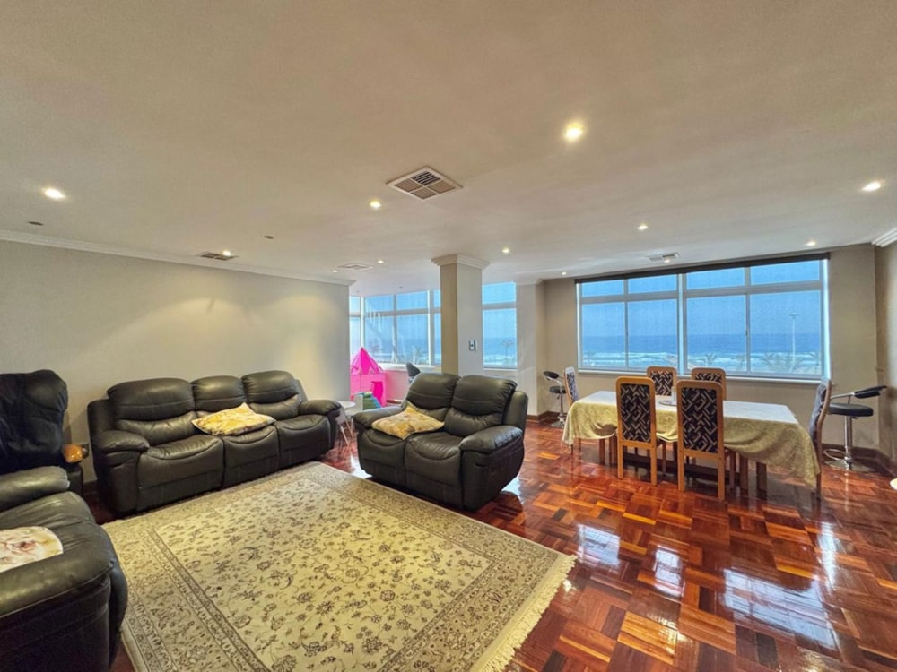 Apartment for sale in North Beach Durban - 1DA1709251 Apartment for sale in North Beach Durban - 1DA1709251