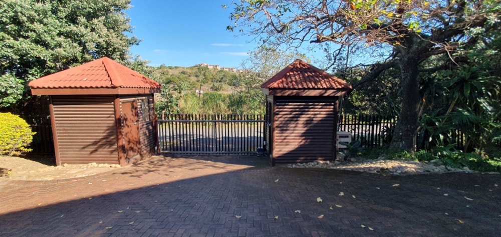 Double-storey house for sale in Port Edward - 1PD1706695 Double-storey house for sale in Port Edward - 1PD1706695