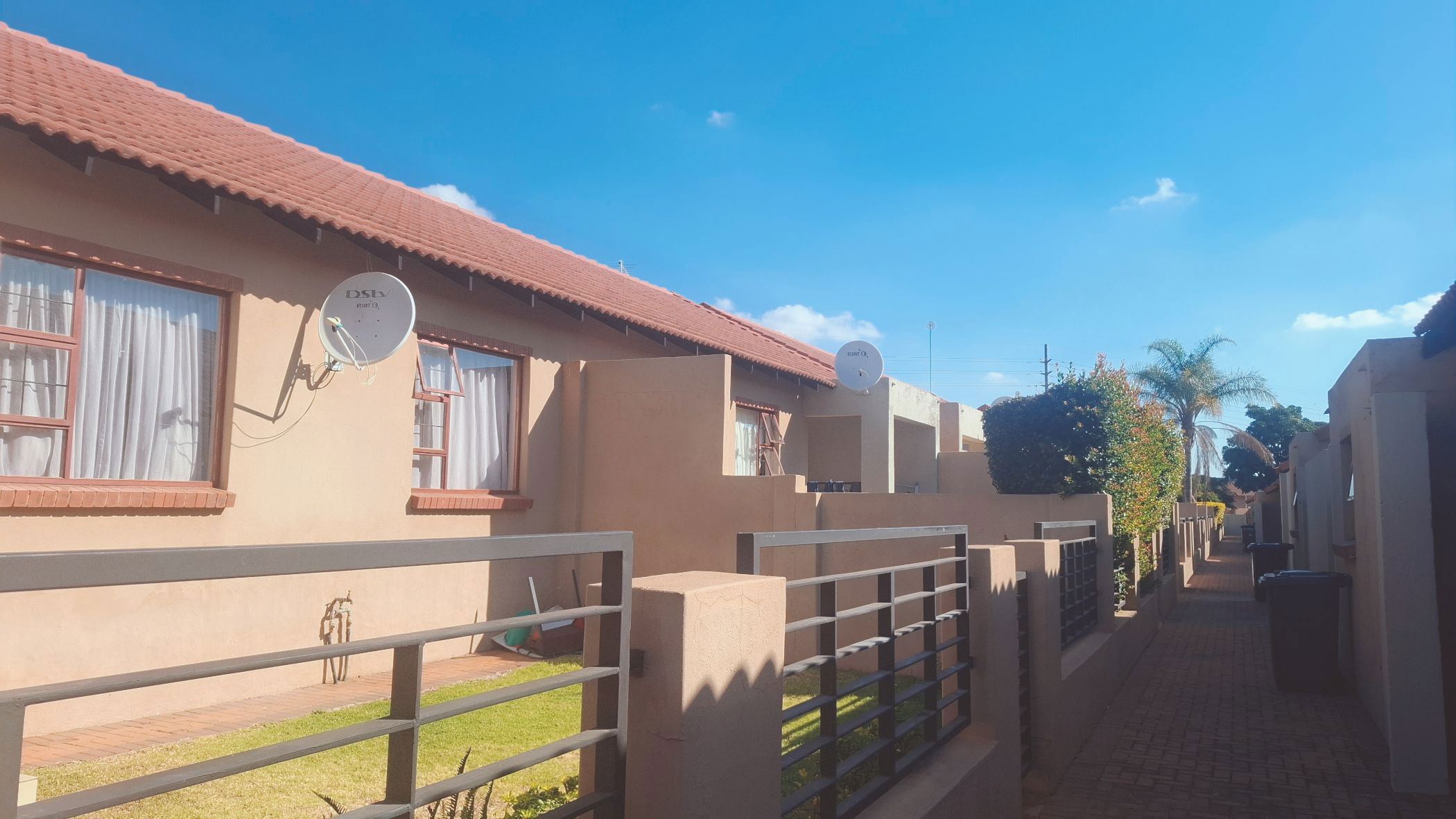 Townhouse for sale in Bendor Park - 1PS1706424