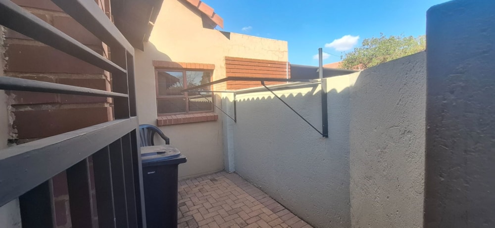 Townhouse for sale in Bendor Park - 1PS1706424 Townhouse for sale in Bendor Park - 1PS1706424