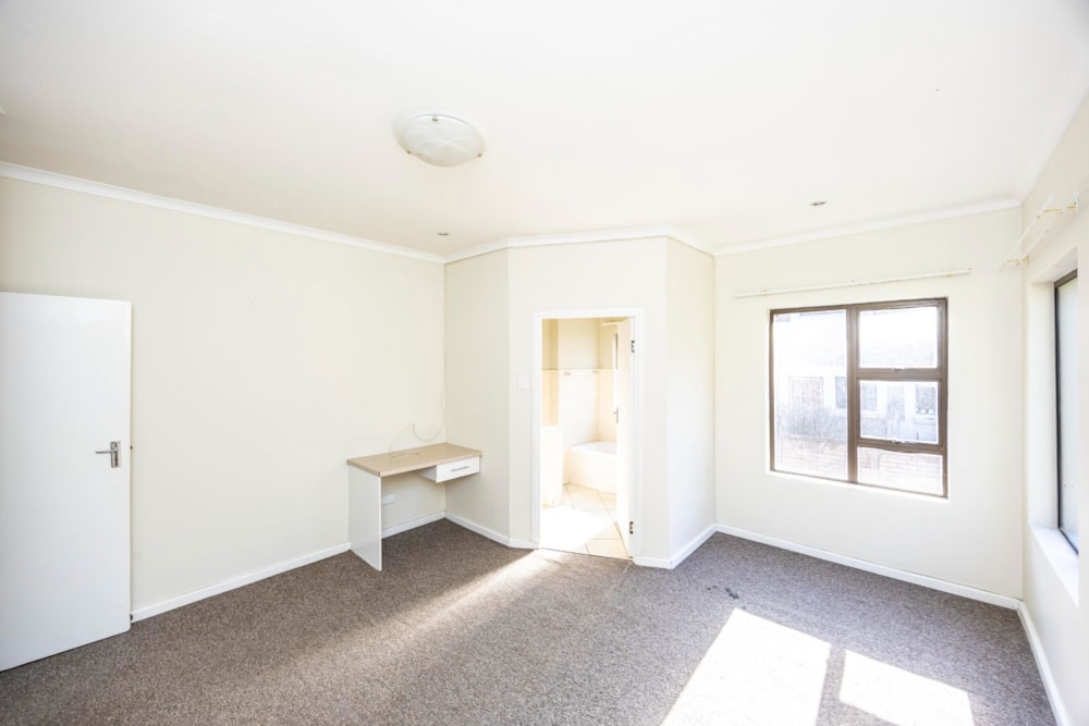 Townhouse for sale in Abbotsford, East London - 1EZ1708124