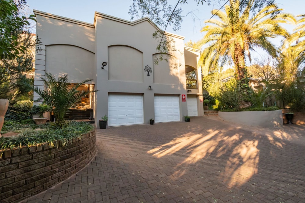 Double-storey house for sale in Westdene, Bloemfontein - 1BX1707556 Double-storey house for sale in Westdene, Bloemfontein - 1BX1707556