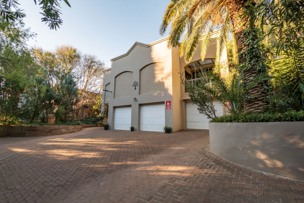 Double-storey house for sale in Westdene, Bloemfontein - 1BX1707556 Double-storey house for sale in Westdene, Bloemfontein - 1BX1707556