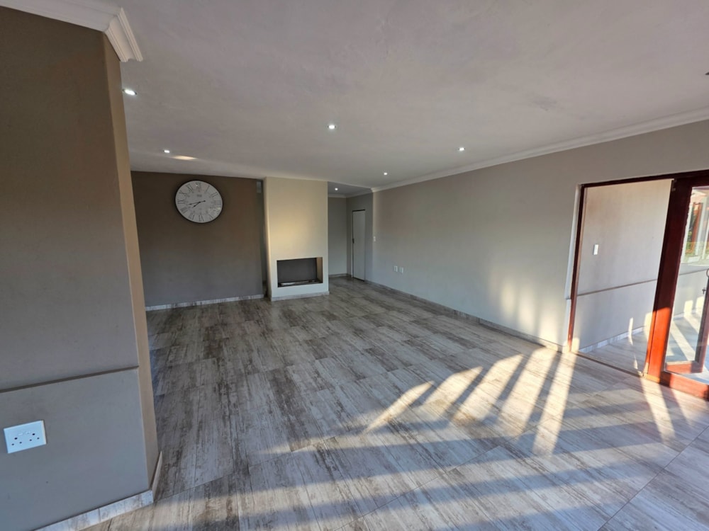 Security estate home for sale in Xanadu - 1HR1707956