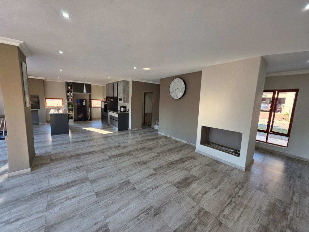 Security estate home for sale in Xanadu - 1HR1707956