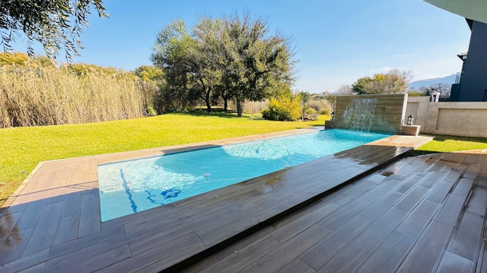 House for sale in Westlake, Hartbeespoort - 1HR1706170