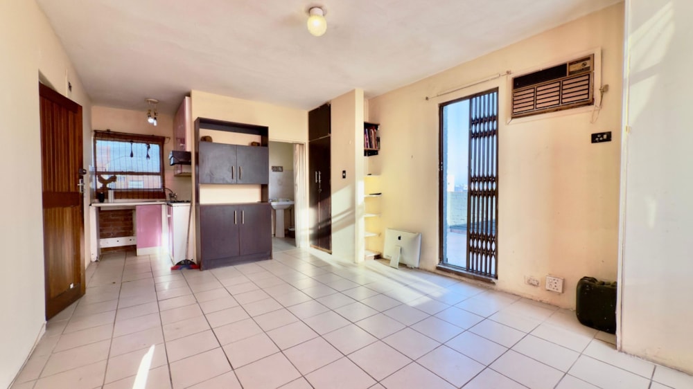 Bachelor apartment for sale in Essenwood - 1DA1708601 Bachelor apartment for sale in Essenwood - 1DA1708601