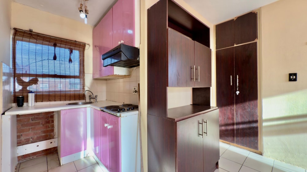 Bachelor apartment for sale in Essenwood - 1DA1708601 Bachelor apartment for sale in Essenwood - 1DA1708601