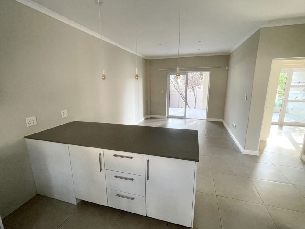Apartment let in Fish Hoek - FHL1692996 Apartment let in Fish Hoek - FHL1692996