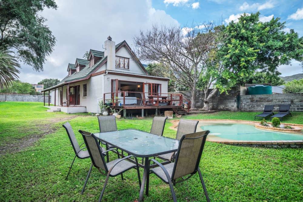 Double-storey house for sale in Capri, Cape Town - FH1706044 Double-storey house for sale in Capri, Cape Town - FH1706044