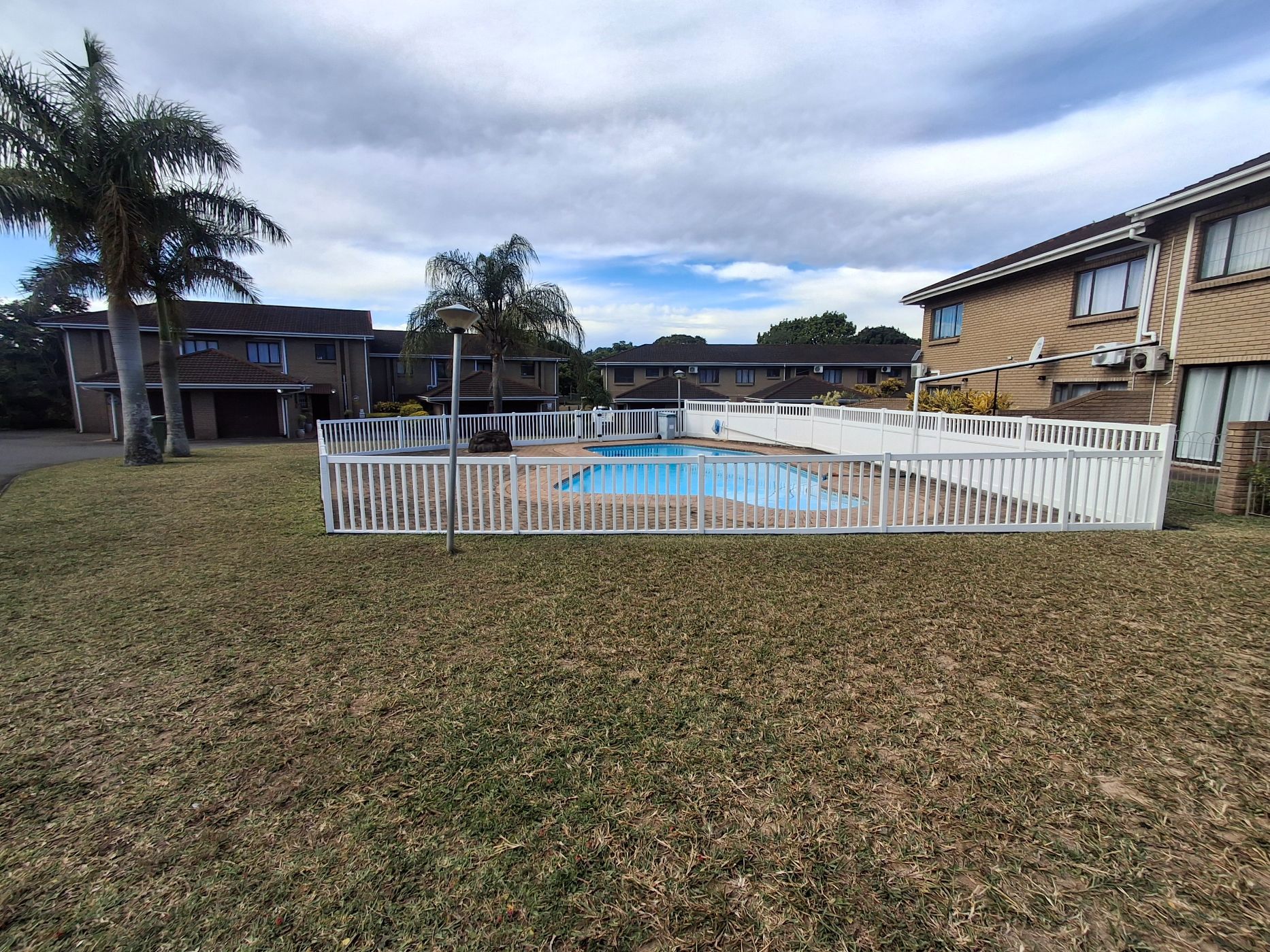 Townhouse let in Meer en See - 1RY1706436