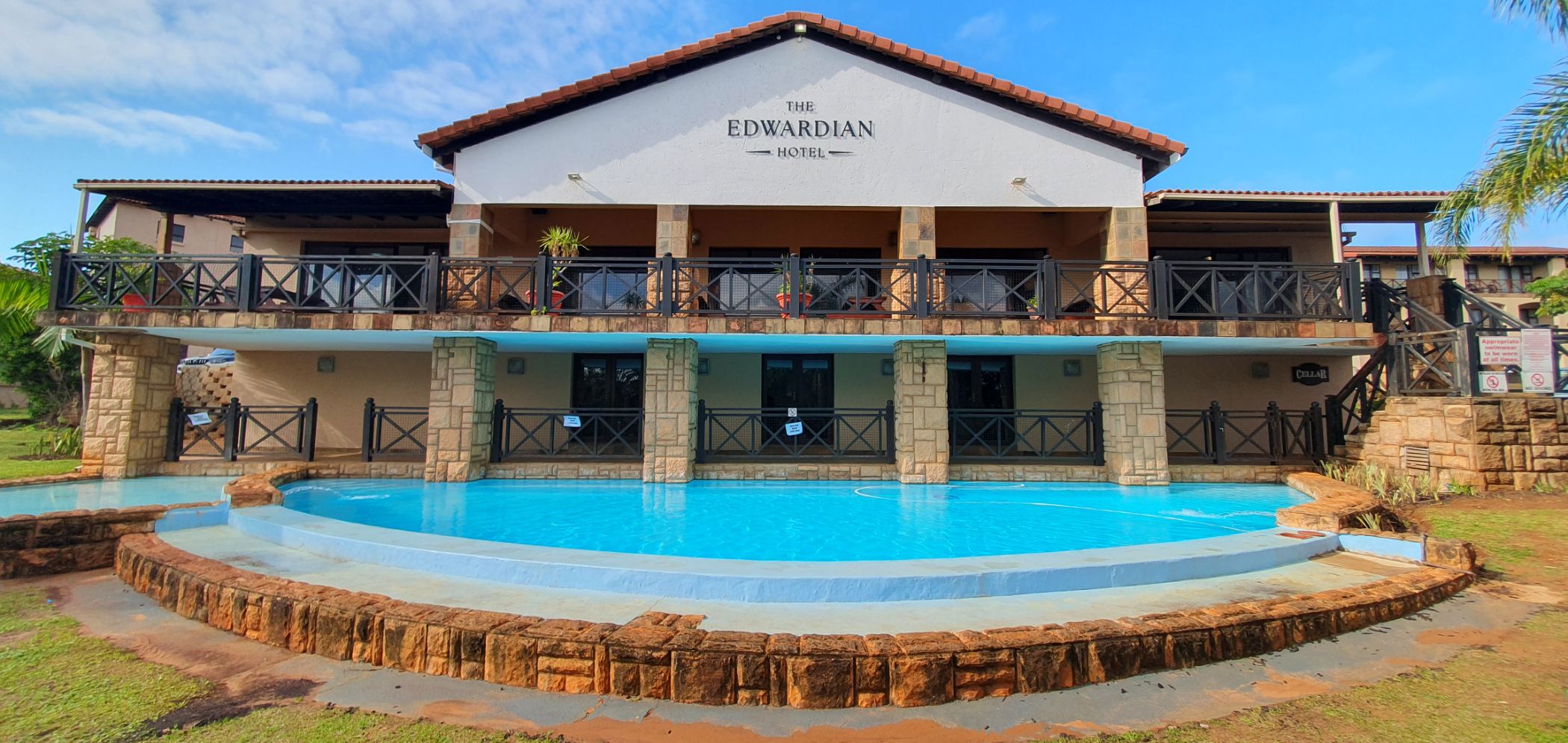 Bachelor apartment for sale in Port Edward - 1PD1708611