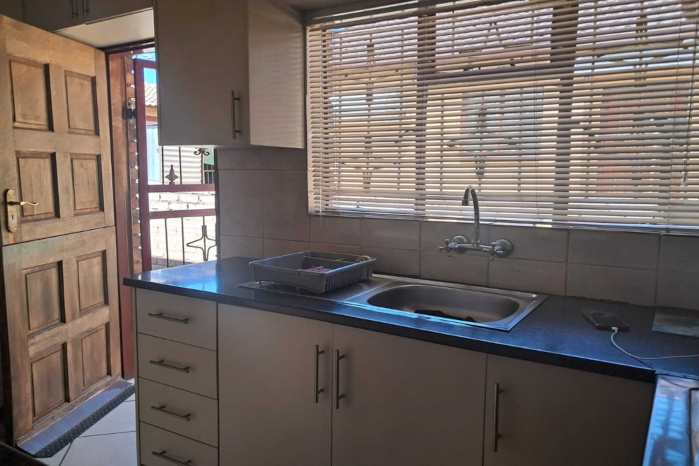 House for sale in Hlalamnandi - 1MD1706257