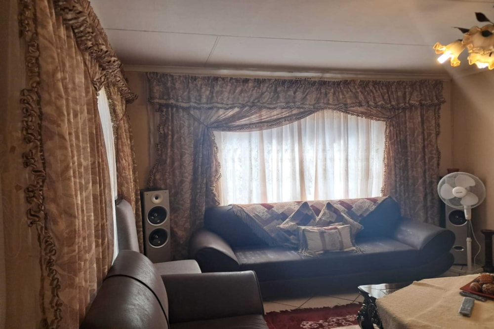 House for sale in Hlalamnandi - 1MD1706257