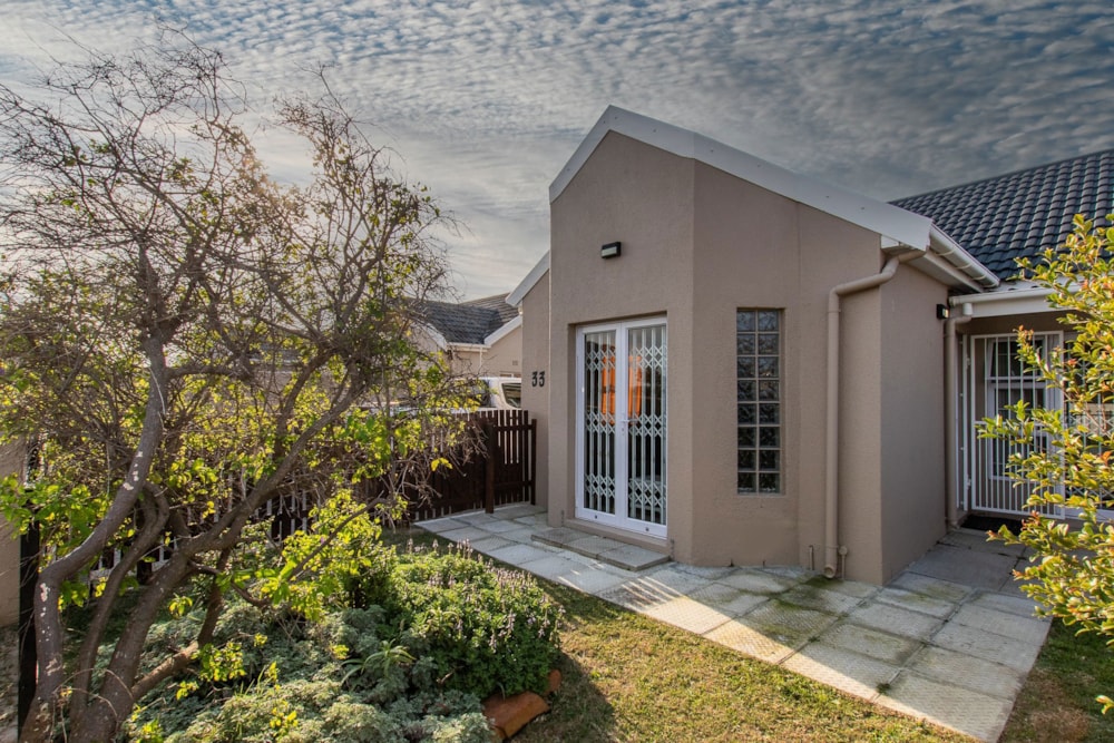 House let in Sun Valley, Fish Hoek - FHL1704460 House let in Sun Valley, Fish Hoek - FHL1704460