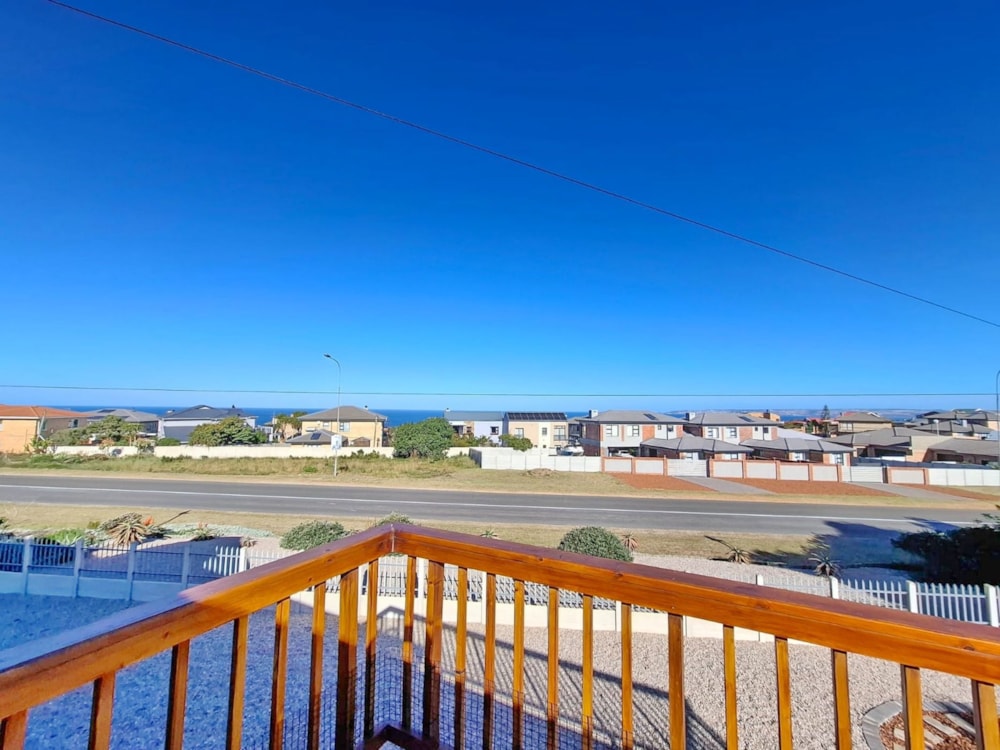 House let in Fraaiuitsig - 1MB1713186 House let in Fraaiuitsig - 1MB1713186