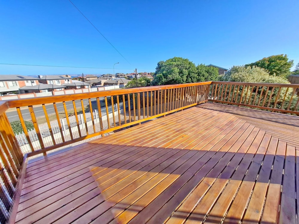 House let in Fraaiuitsig - 1MB1713186 House let in Fraaiuitsig - 1MB1713186