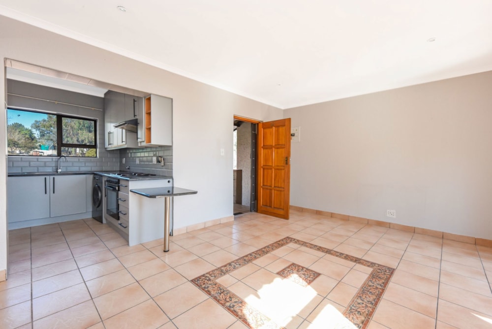 Apartment for sale in Fourways Area - FW1706642 Apartment for sale in Fourways Area - FW1706642