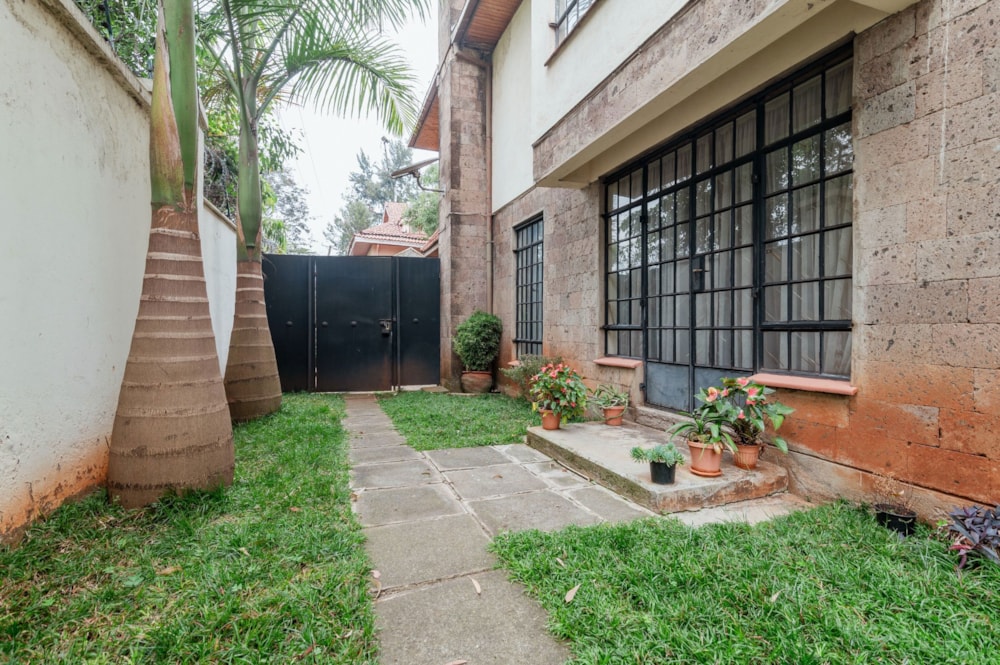 Townhouse for sale in Lavington, Kenya - 3KE1707745 Townhouse for sale in Lavington, Kenya - 3KE1707745